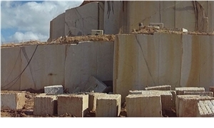 Giallo Santa Cecilia Granite Quarry Gravinalli Mineracao - Yellow Stone