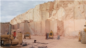 Mexican Red Onyx - Rojo Onyx Quarry