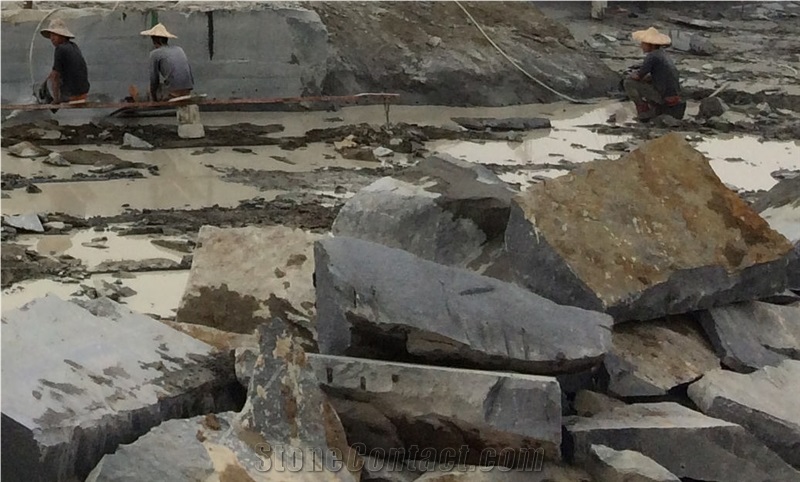 G654 Sesame Black Granite Quarry