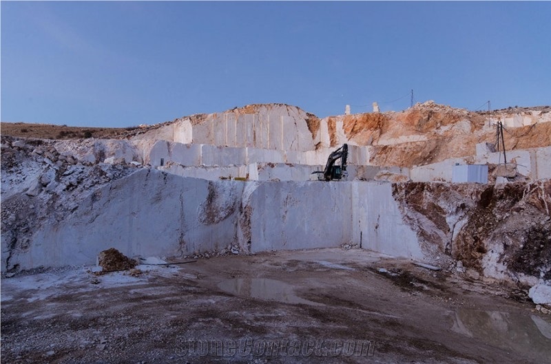 Soylu Marble - Perlato Royal Marble Quarry