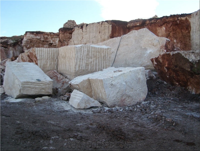 Travertino Alpaca - Alpaca Travertine Quarry