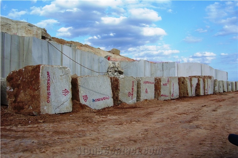 Ibere Crema Bordeaux Quarry