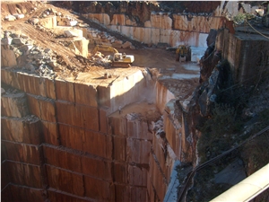 Pedreira Herdade da Calva -Estramoz Rosa Venado, Branco Estremoz Marble Quarry