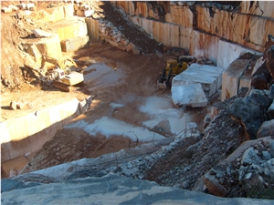 Pedreira Herdade da Calva -Estramoz Rosa Venado, Branco Estremoz Marble Quarry