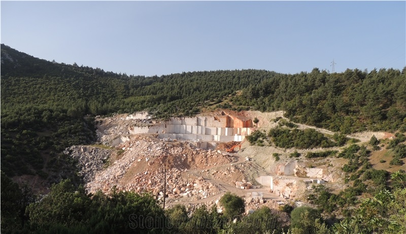 Crema Nova Marble Quarry