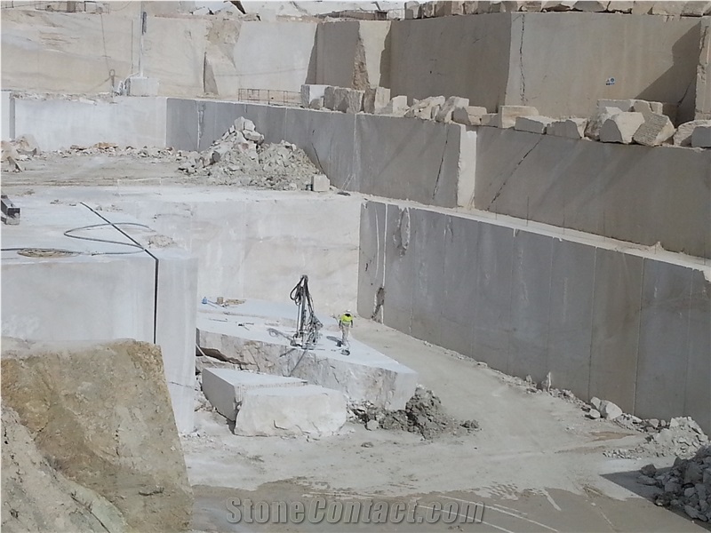 Capri Marina-Crema Perla Marina-Crema Perla Limestone Quarry