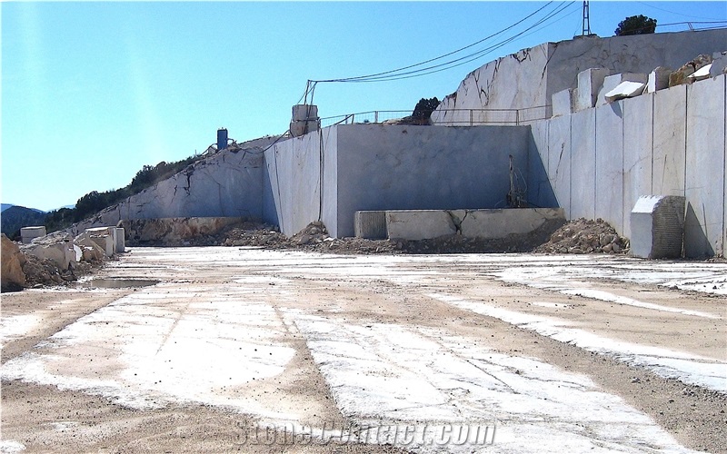 Crema Levante Marble Quarry