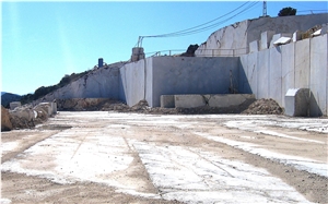 Crema Levante Marble Quarry