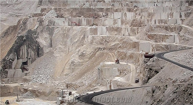 Calacatta Michelangelo Marble Quarry