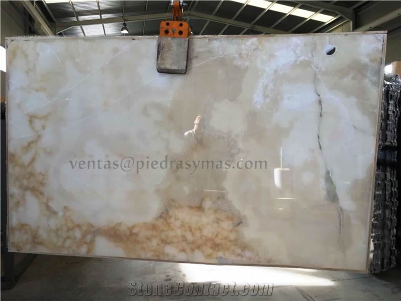 Onyx White & Ambar Puebla