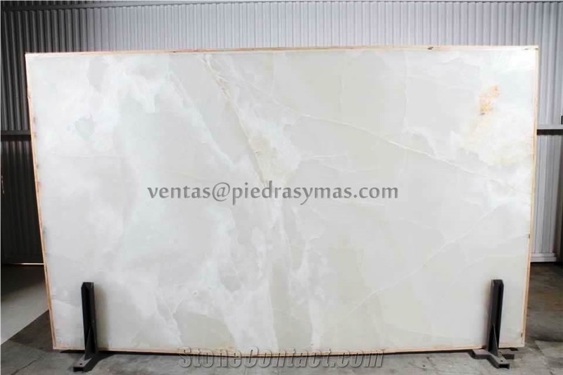 Onyx White & Ambar Puebla