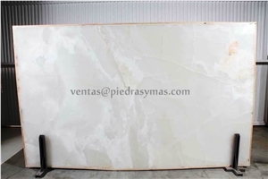 Onyx White & Ambar Puebla