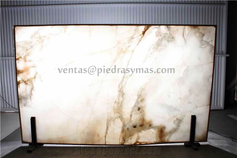 Onyx White & Ambar Puebla