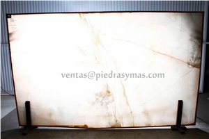 Onyx White & Ambar Puebla