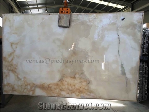Onyx White & Ambar Puebla