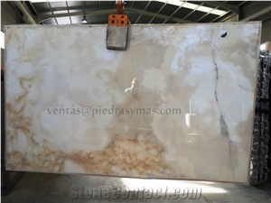 Onyx White & Ambar Puebla