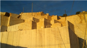Crema Siena Quarry