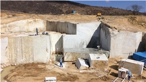 Tropicalia e Moulin Rouge Bahia Quarry
