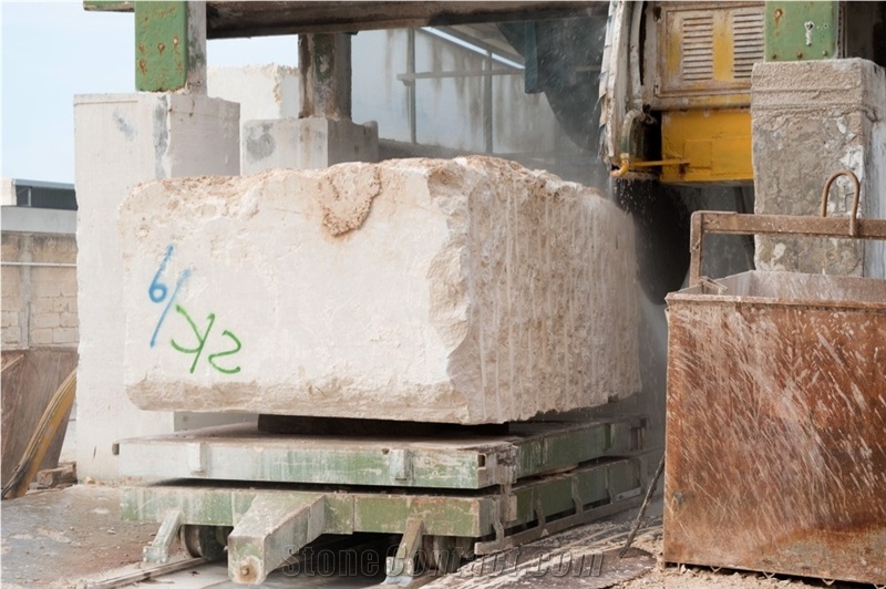 Perlatino Ruvo di Puglia Quarry