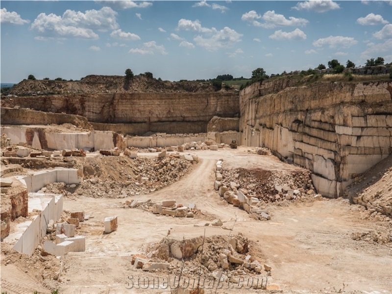 Perlatino Ruvo di Puglia Quarry