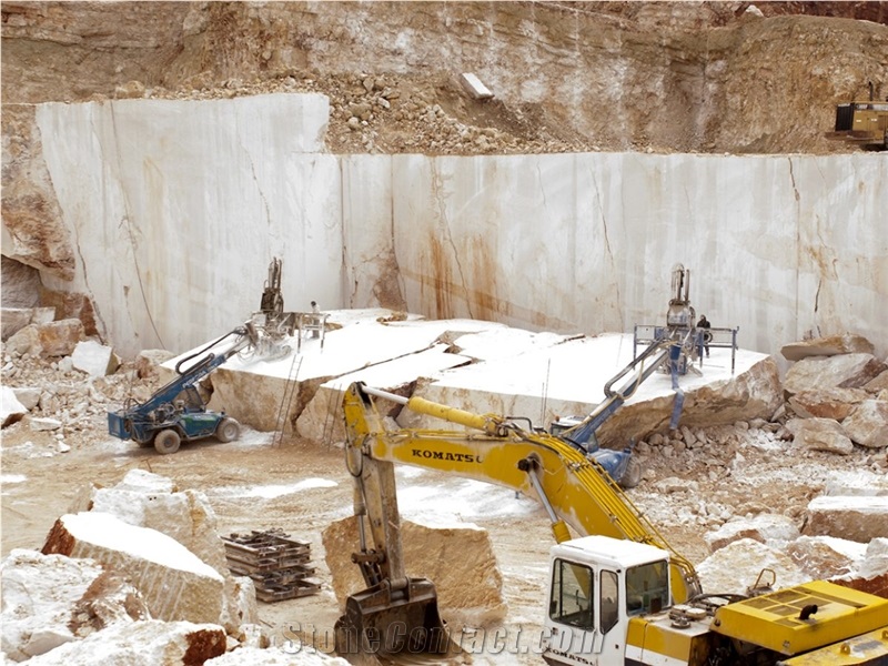 Trani Bronzetto Quarry
