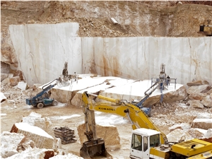 Trani Bronzetto Quarry