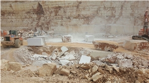 Trani Cocciolato, Trani Classico, Trani Chiaro, Trani Unito Quarry
