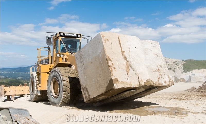 Crema Terra Granite Quarry