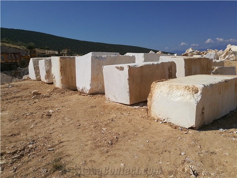 French Vanilla Classic Marble Quarry