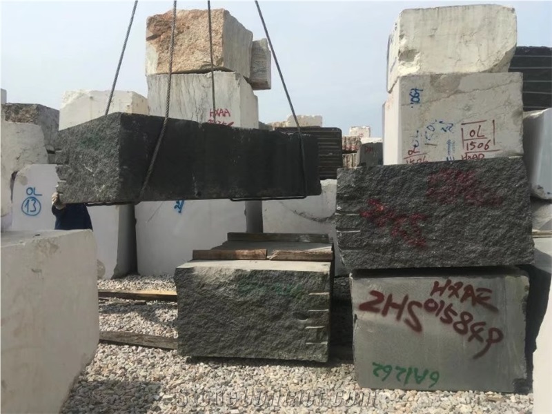 Platinum black granite, Black Granite Quarry