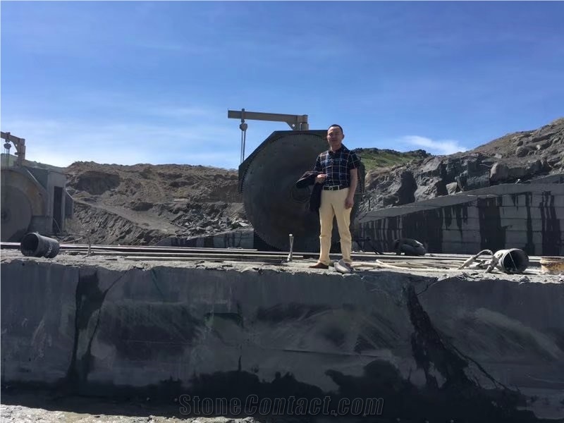 Platinum black granite, Black Granite Quarry