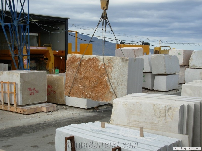 Cremino Marble and Cremino Nuvolato Marble Quarry Viscardo