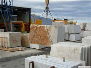 Cremino Marble and Cremino Nuvolato Marble Quarry Viscardo