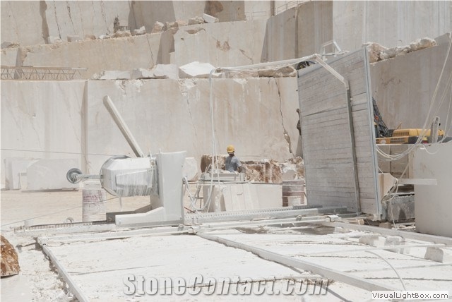 Cremino Marble and Cremino Nuvolato Marble Quarry Viscardo