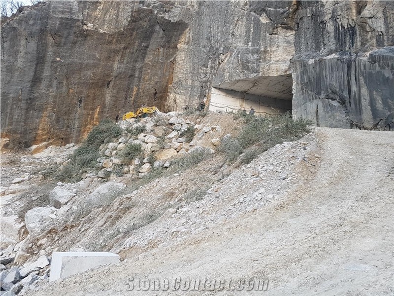 Arabescato Orobico Marble Quarry