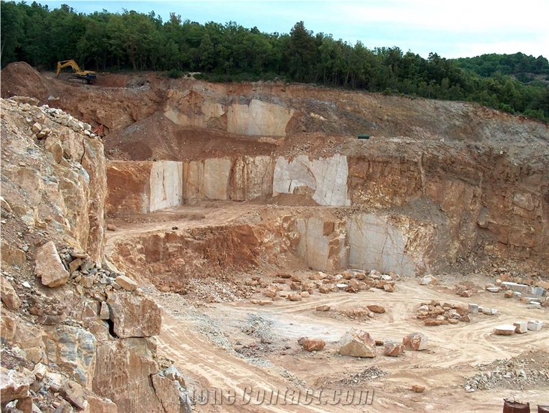Giallo Siena Nuvolato Etrusco Quarry