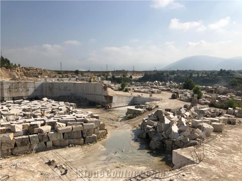 Travertino Striato Silver Quarry