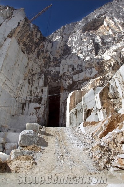 Bianco Venato Marble Fantiscritti Quarry