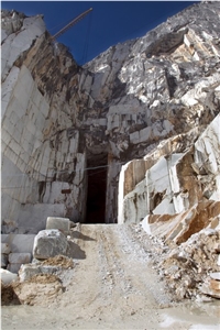 Bianco Venato Marble Fantiscritti Quarry