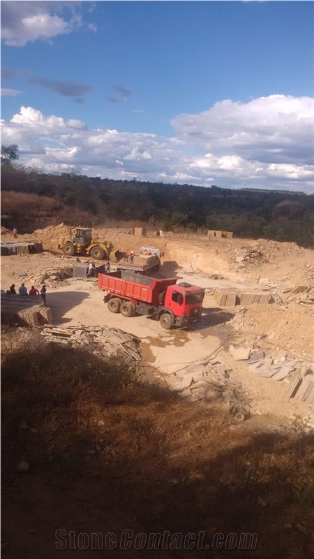 Pedra Golden Imperial Quarry