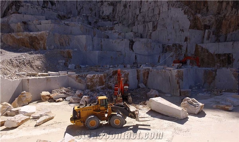 Bianco Carrara Campanili Marble Quarry