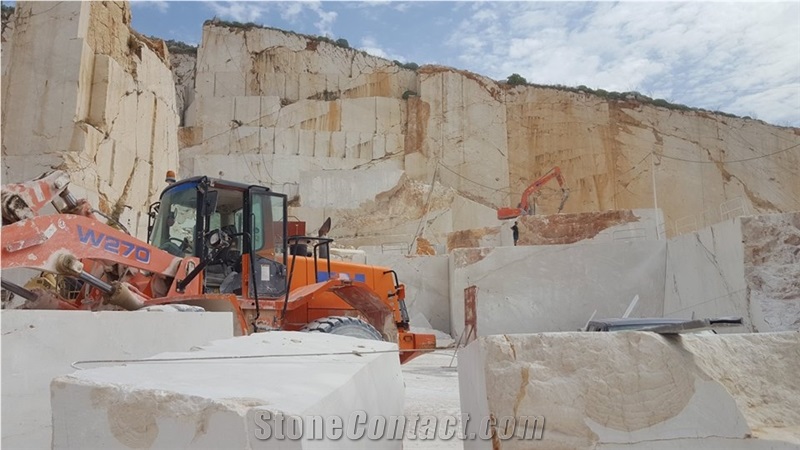 Perlato Fiorito- Crema Perlato Marble Quarry