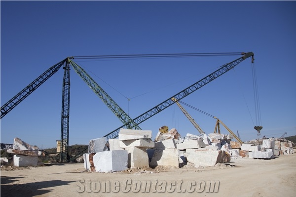 Pele Tigre Marble Quarry