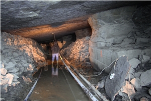 Noir de Golzinne- Noir de Mazy (Noir Fin Belge) Quarry