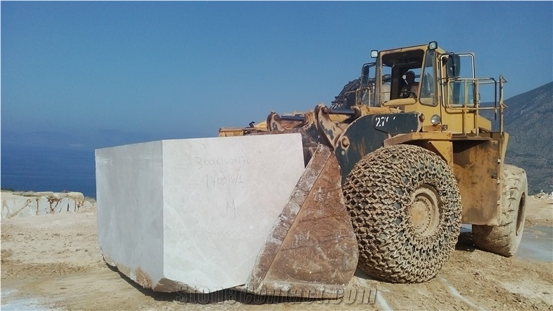 French Vanilla Classic Marble Quarry