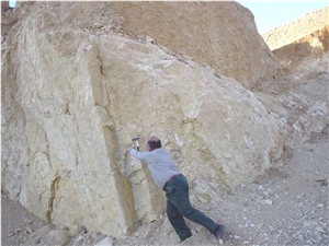 Jordan Gold Travertine Quarry- Royal Gold Dark Travertine, Royal Gold Light Travertine Jordan Gold Travertine Quarry- Royal Gold Dark Travertine, Royal Gold Light Travertine