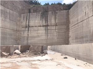 G562 Granite Quarry