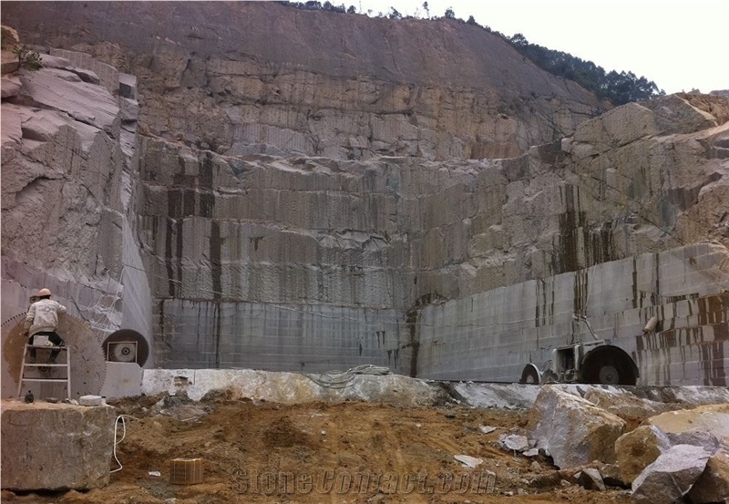 G562 Granite Quarry