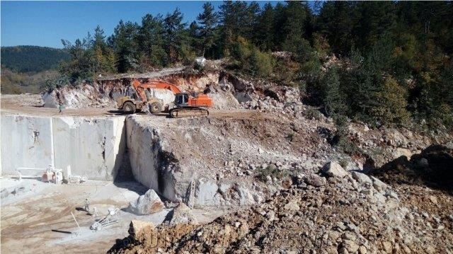HP Maroon Marinace Marble Pinarbasi Quarry
