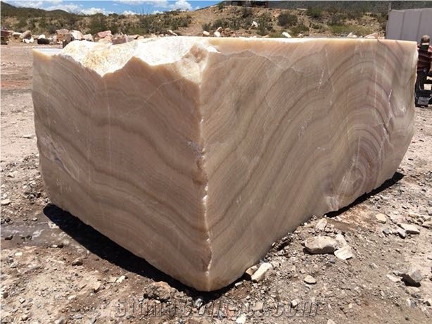Esperanza Tropical Onyx- Naranja Onyx Quarry
